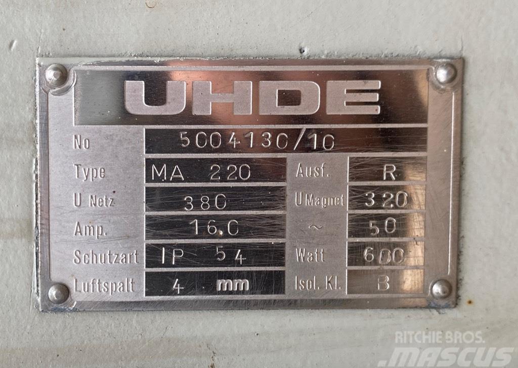 UHDE 1300 x 650 (600) Feeders