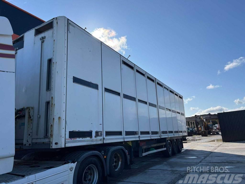 Schmitz Cargobull NKS SCB S3B BOX L=13682 mm Animal transport semi-trailers