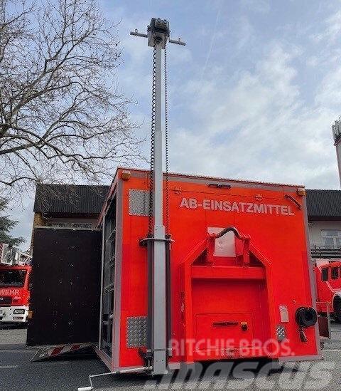  Abrollcontainer Werkstattcontainer Feuerwehr Special containers