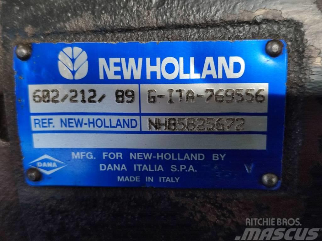 New Holland NEW HOLLAND LM 435 steering assist cylinder Chassis