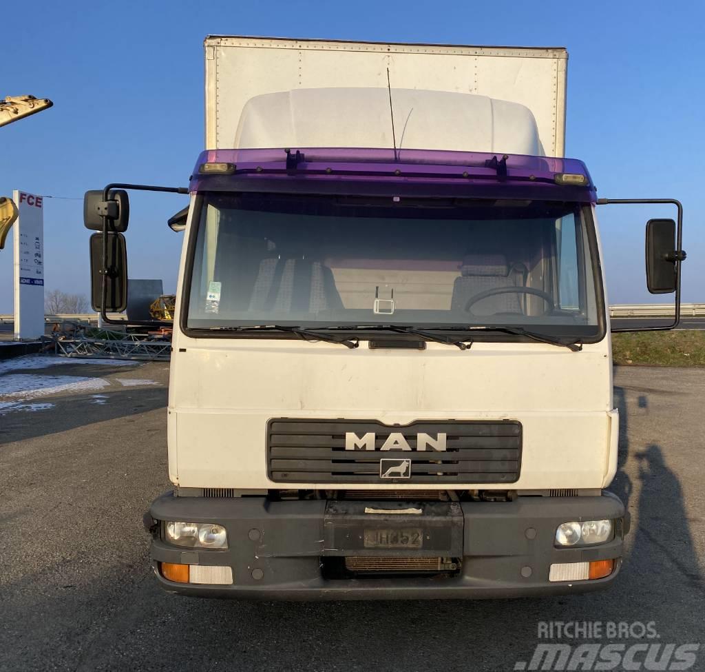 MAN LE 220C a Réparer Van Body Trucks