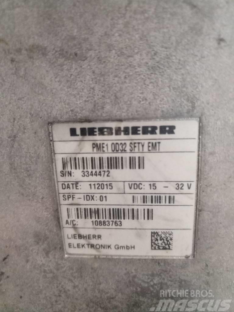 Liebherr R 916 LC Electronics