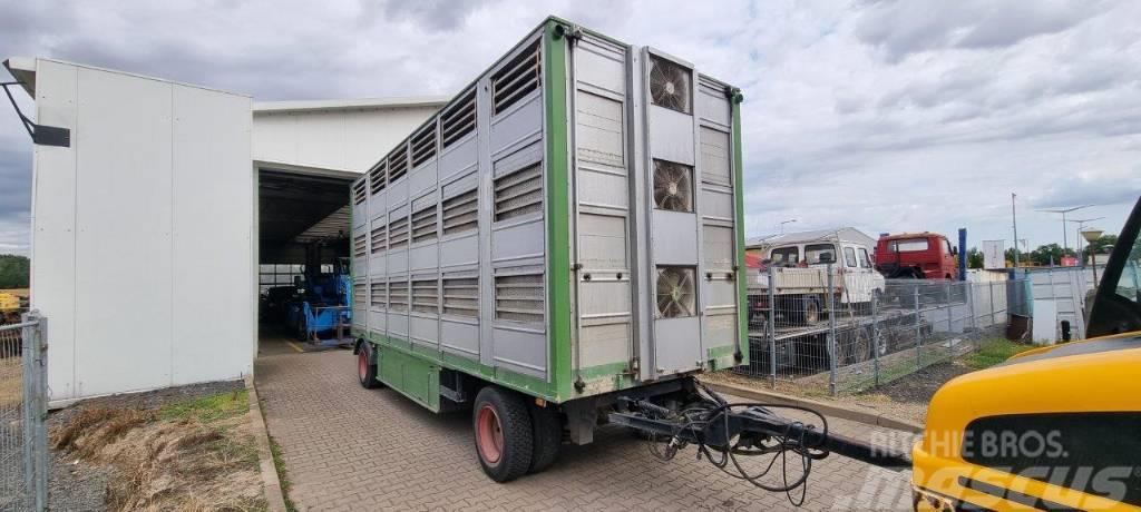  Przyczepa 2 osiowa do transportu zwierząt Livestock carrying trailers
