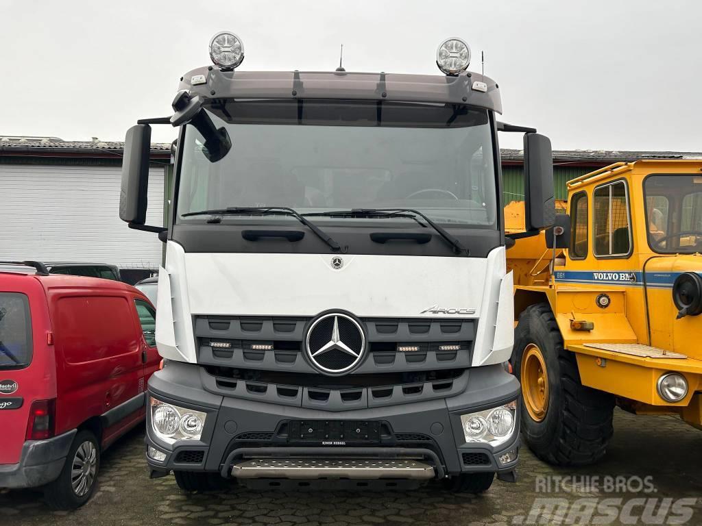 Mercedes-Benz 3246 B 8X4/4 Demountable trucks