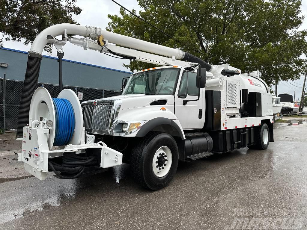 International 7400 Sewage disposal Trucks