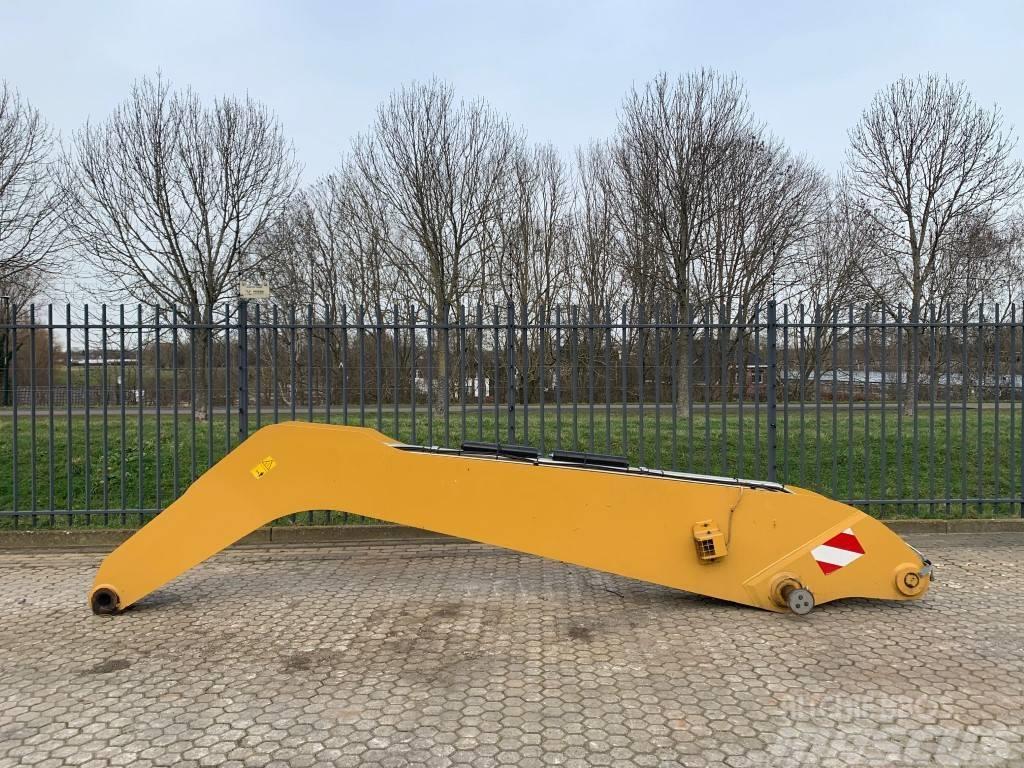 CAT MH 3024 material handler boom and stick TLB's