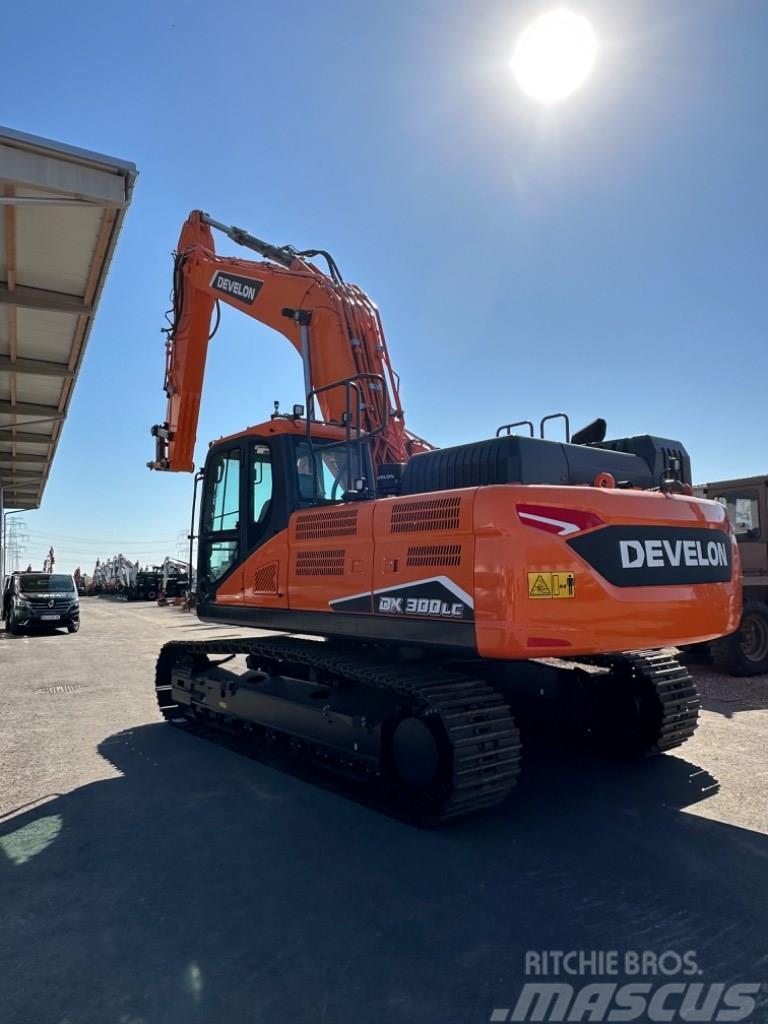 Develon DX300Lc-7 Crawler excavators