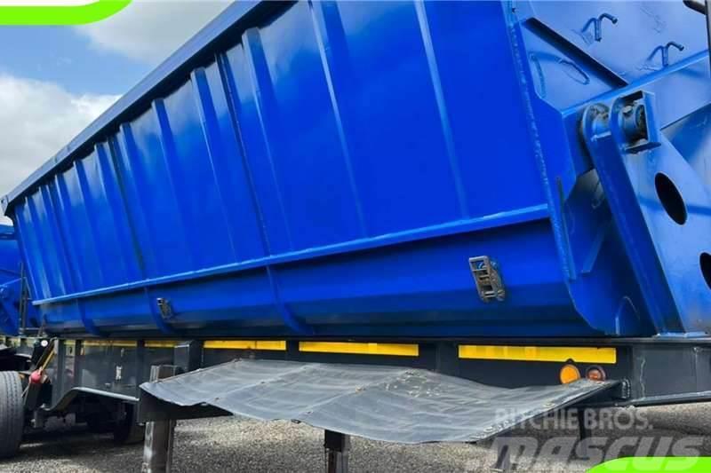 CIMC 10 x 2018 CIMC 40m3 Side Tipper Other trailers