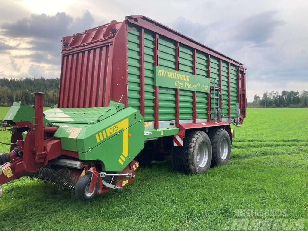 Strautmann GIGA-VITESSE CF Self loading trailers
