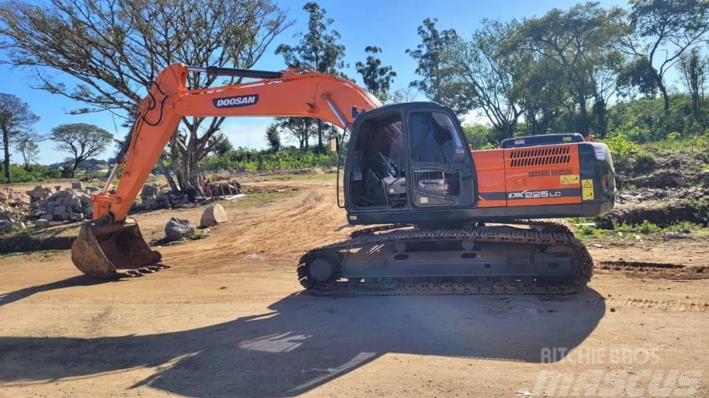 Doosan DX225LCA Crawler excavators