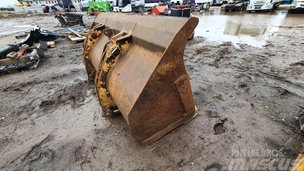  BUCKET FRONT BUCKET   2470mm Other components