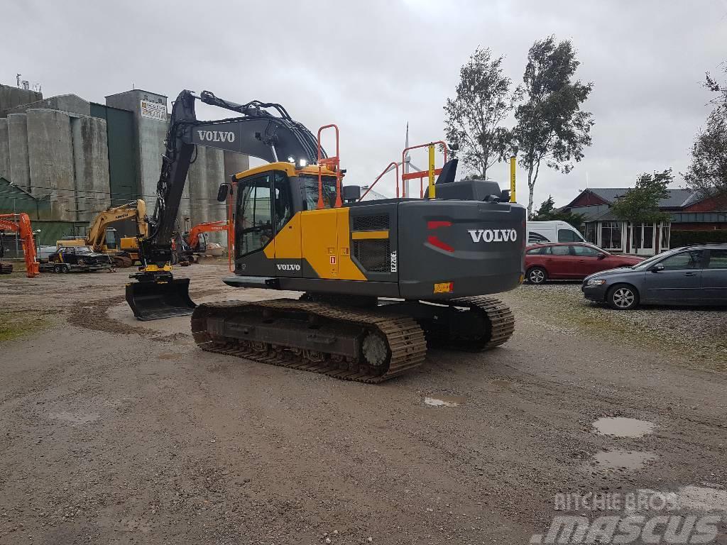 Volvo EC 220 E , Uthyres Crawler excavators