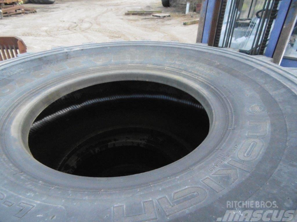 Nokian 20,5x25 Tyres, wheels and rims