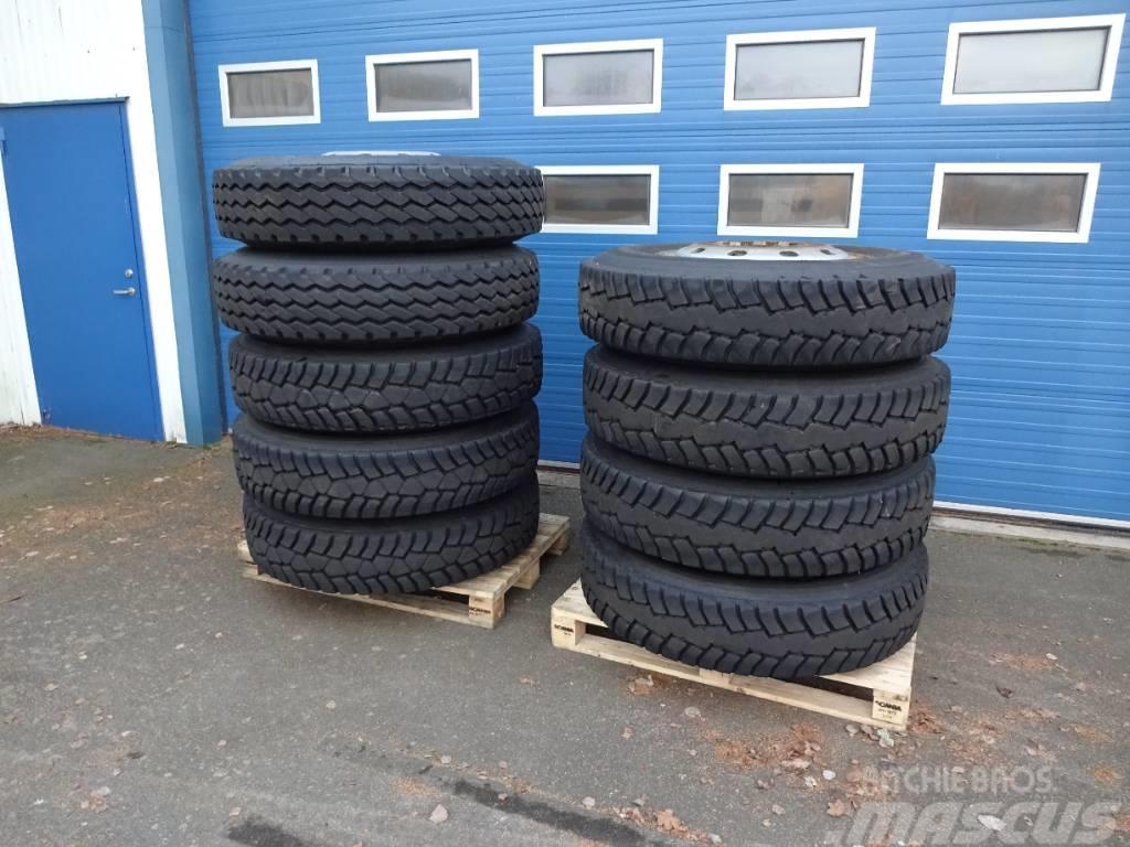  Michelin/Good Year M+S 325/95R24 Scania Tyres, wheels and rims