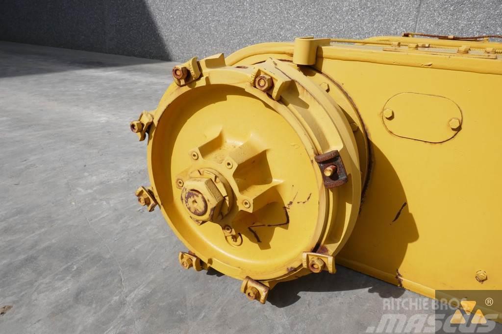 Komatsu GD650A Rear axle Other components