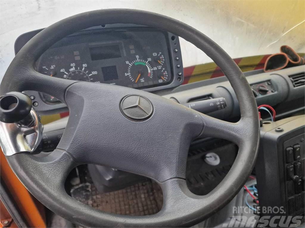 Mercedes-Benz UNIMOG U300 4X4 Flatbed/Dropside trucks