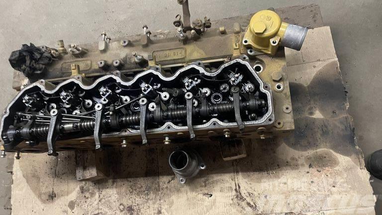 CAT cilinderkop / cilinder head CAT 7.1 type D8T55561 Engines