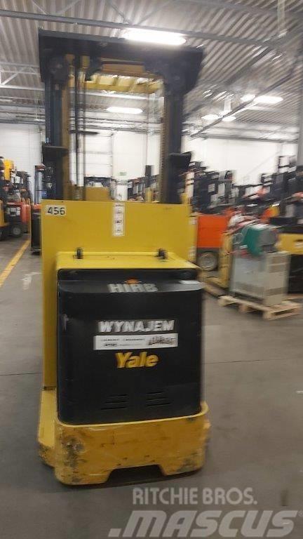 Yale MO10E Low lift order picker