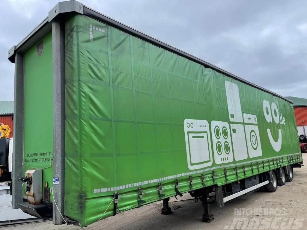 Schmitz Cargobull With 12 t. hydraulic lifting deck for double stock Curtainsider semi-trailers