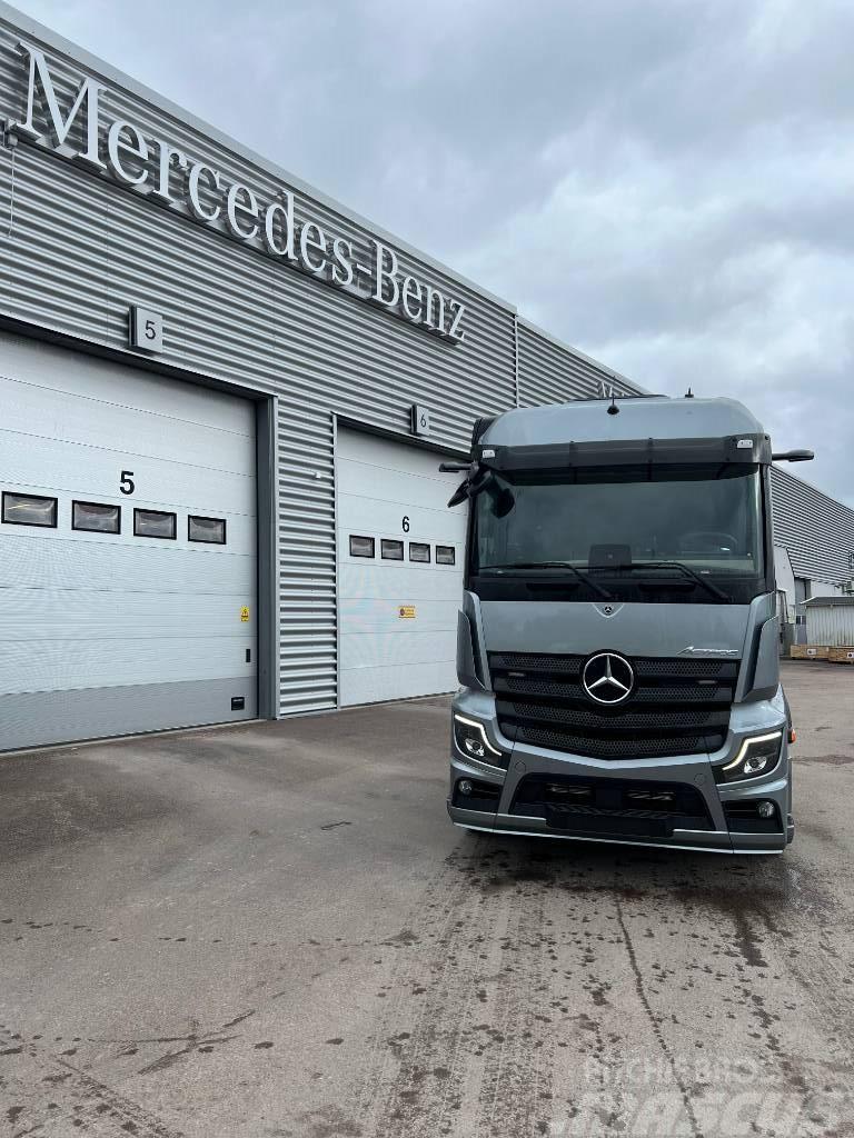 Mercedes-Benz Actros 2853 Finns för omgående leverans Hook lift trucks