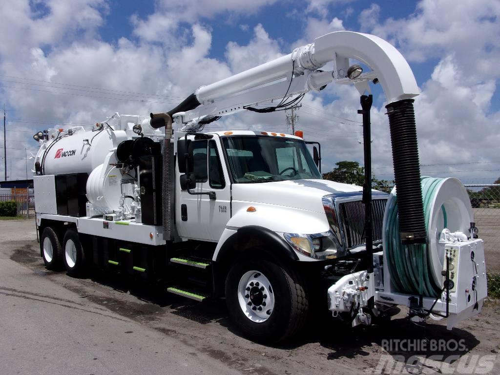 International 7400 Sewage disposal Trucks
