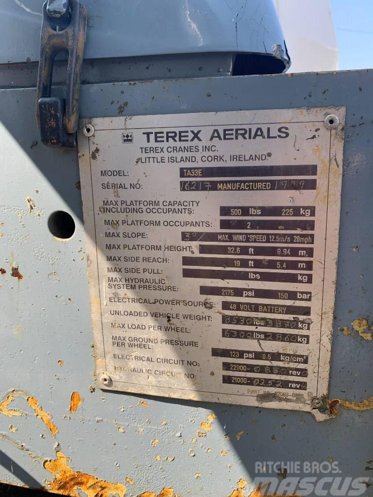 Terex TA33 Articulated boom lifts