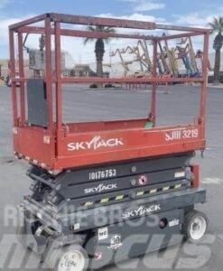 SkyJack SJIII3219 Scissor lifts
