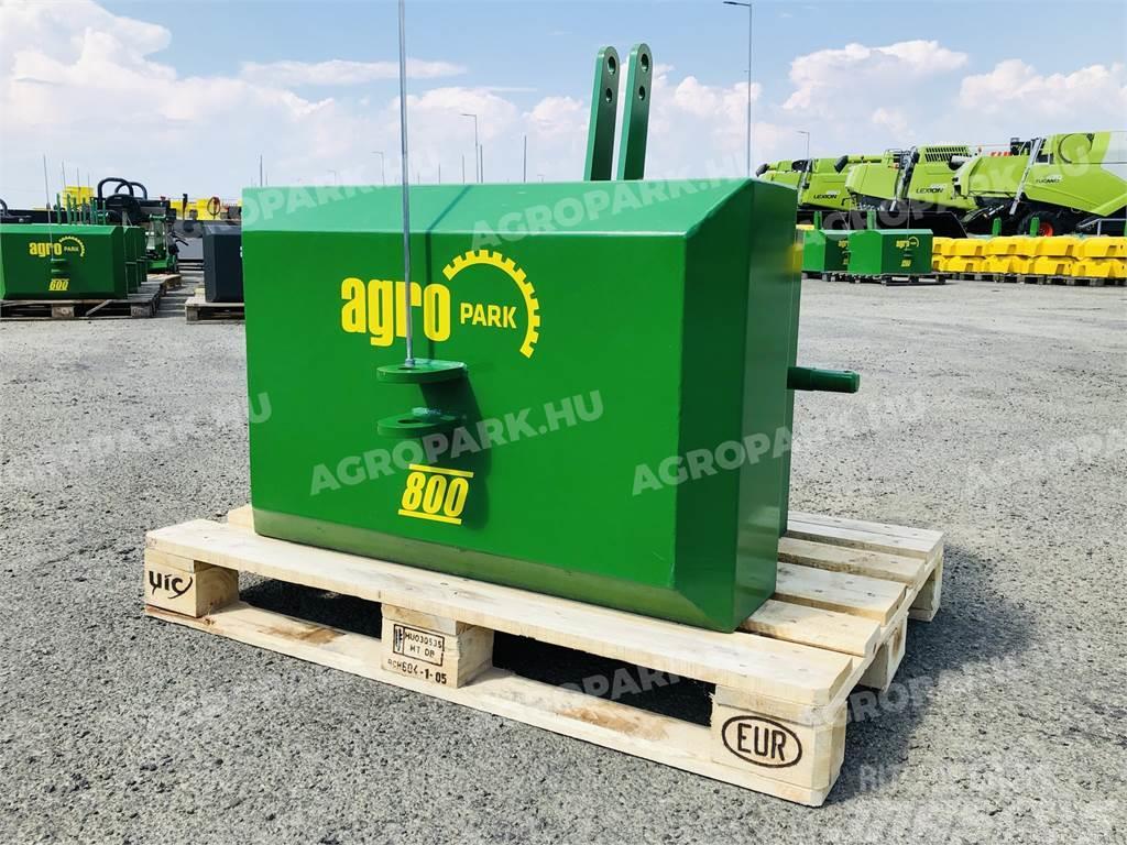  800 kg front hitch weight, in green color Front weights