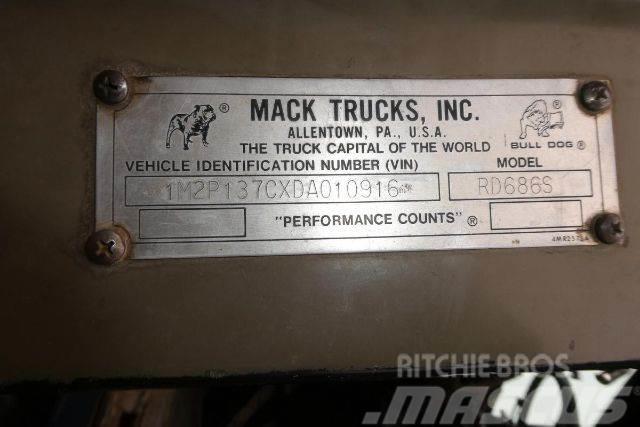 Mack RD686S Flatbed/Dropside trucks