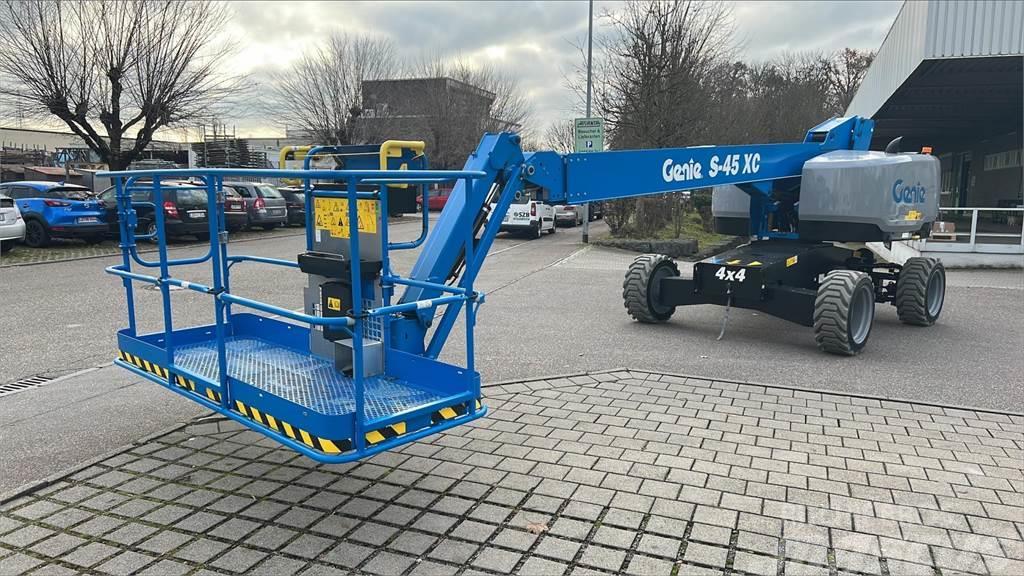 Genie S-45 XC Articulated boom lifts