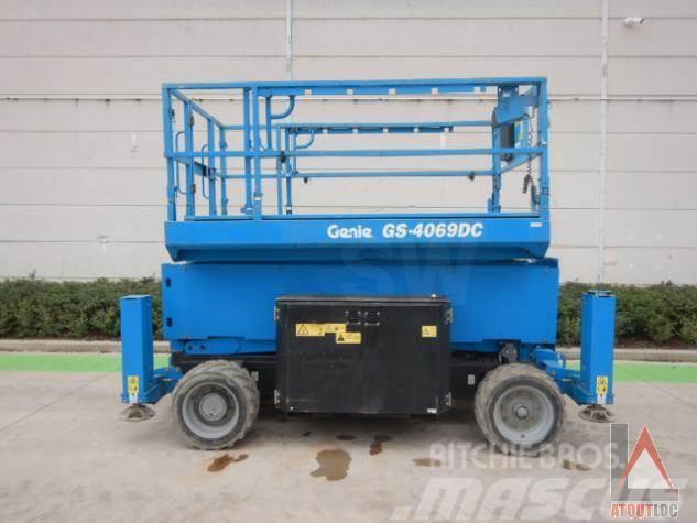 Genie GS-4069DC Articulated boom lifts