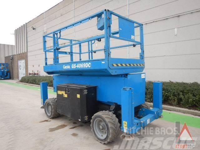 Genie GS-4069DC Articulated boom lifts