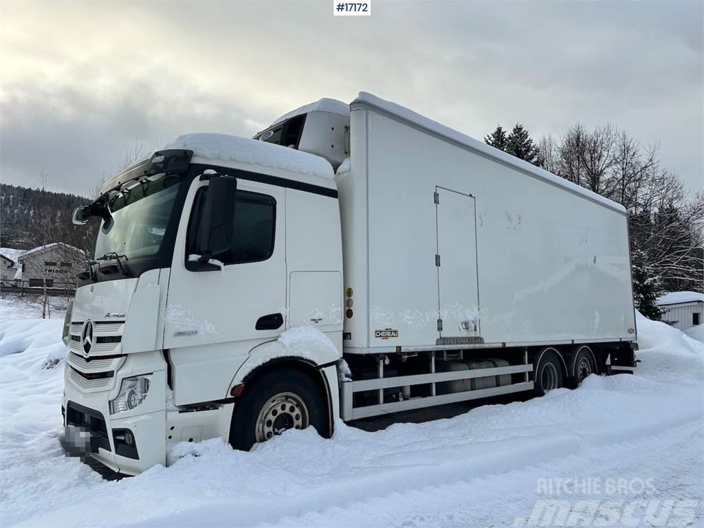 Mercedes-Benz Actros 2551 6x2 Box Truck w/ fridge/freezer unit. Van Body Trucks