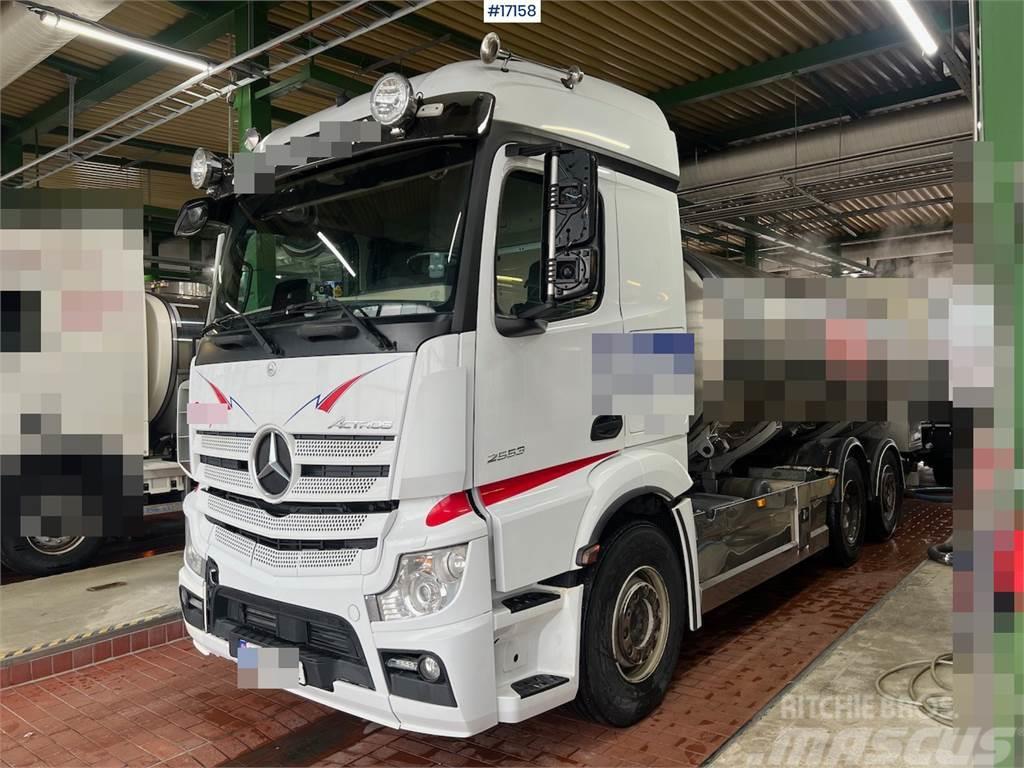 Mercedes-Benz Actros 2553 6x2 Chassis. WATCH VIDEO Chassis Cab trucks
