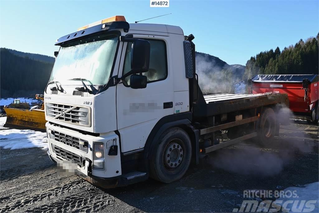 Volvo FM300 4x2 Machine freight/flatbed truck rep. objec Flatbed/Dropside trucks