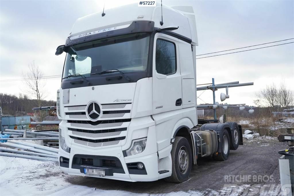 Mercedes-Benz Actros 6x2 Tractor Unit with Mirrorcam Truck Tractor Units