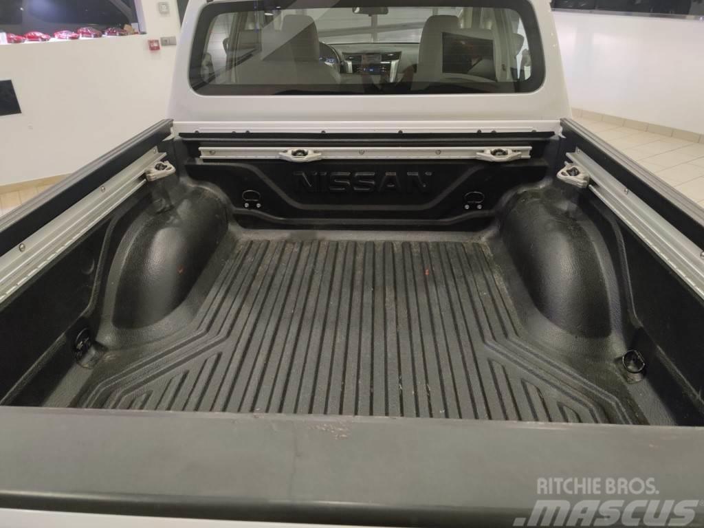 Nissan Navara 2.3dCi Doble Cabina Acenta Panel vans