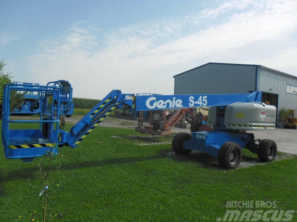 Genie S-45 Articulated boom lifts