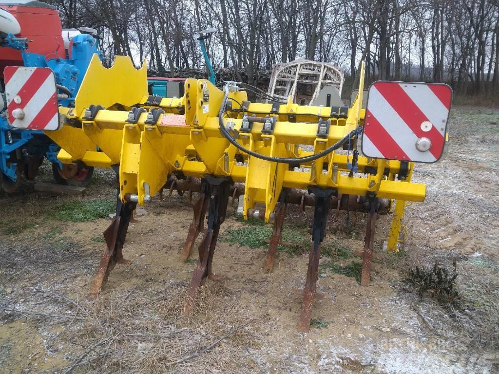 Bednar TerraLand TN 3000 D7R Chisel ploughs