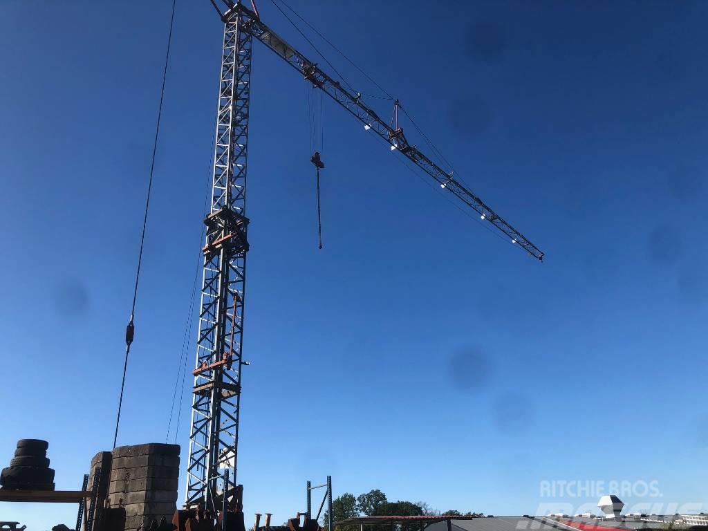 Wolff 3610 Self erecting cranes