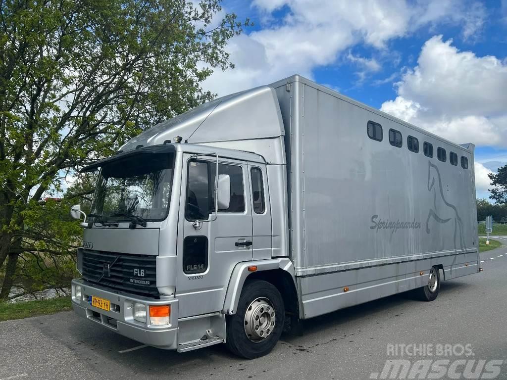 Volvo FL 614 12T 5 Paarden + Zadelkamer Livestock carrying trucks