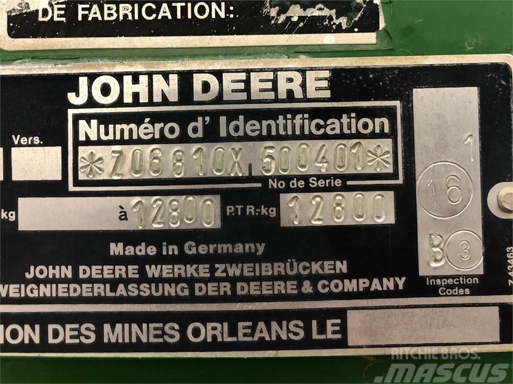 John Deere 6810 Forage harvesters