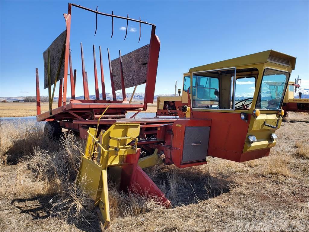 New Holland 1049 Bale clamps