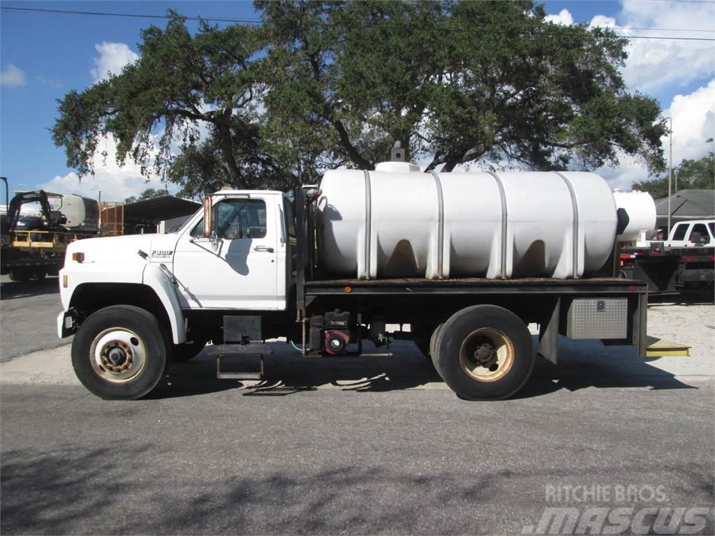 Ford F800 Water tankers