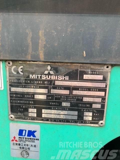 Mitsubishi FG25N LPG trucks