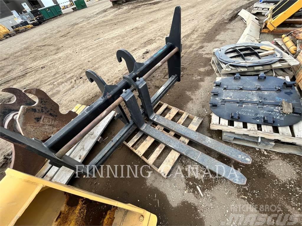 CAT ATTACHMENTS 930M Forks
