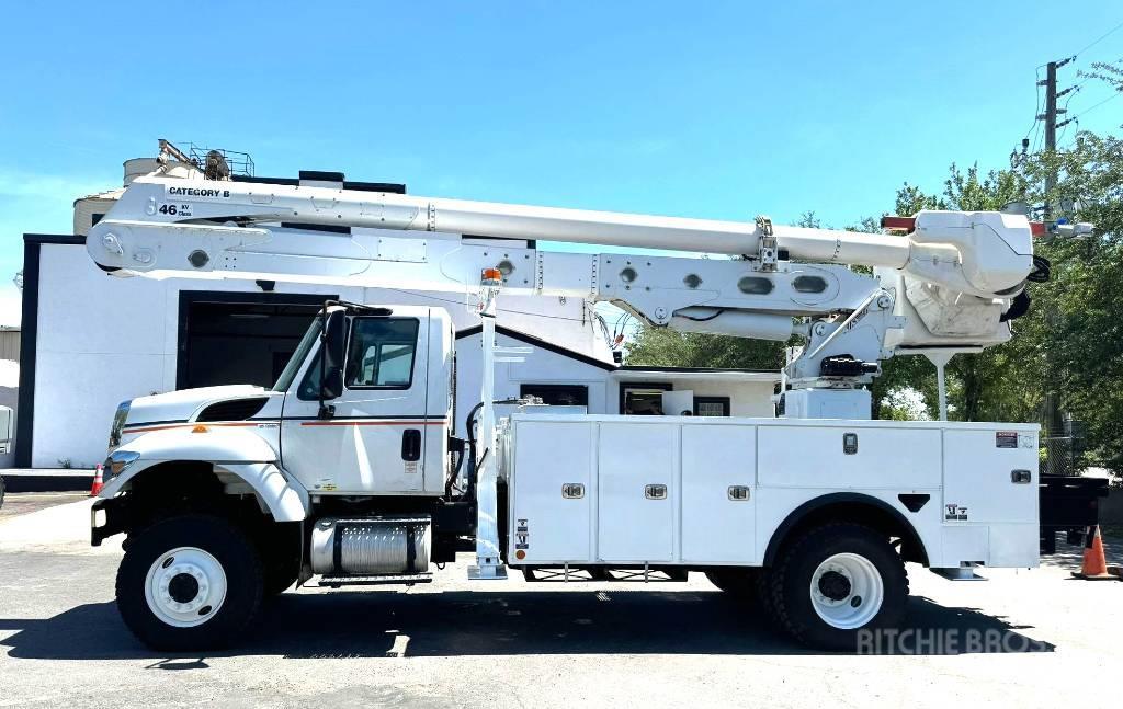 Altec AA55-MH Truck mounted aerial platforms