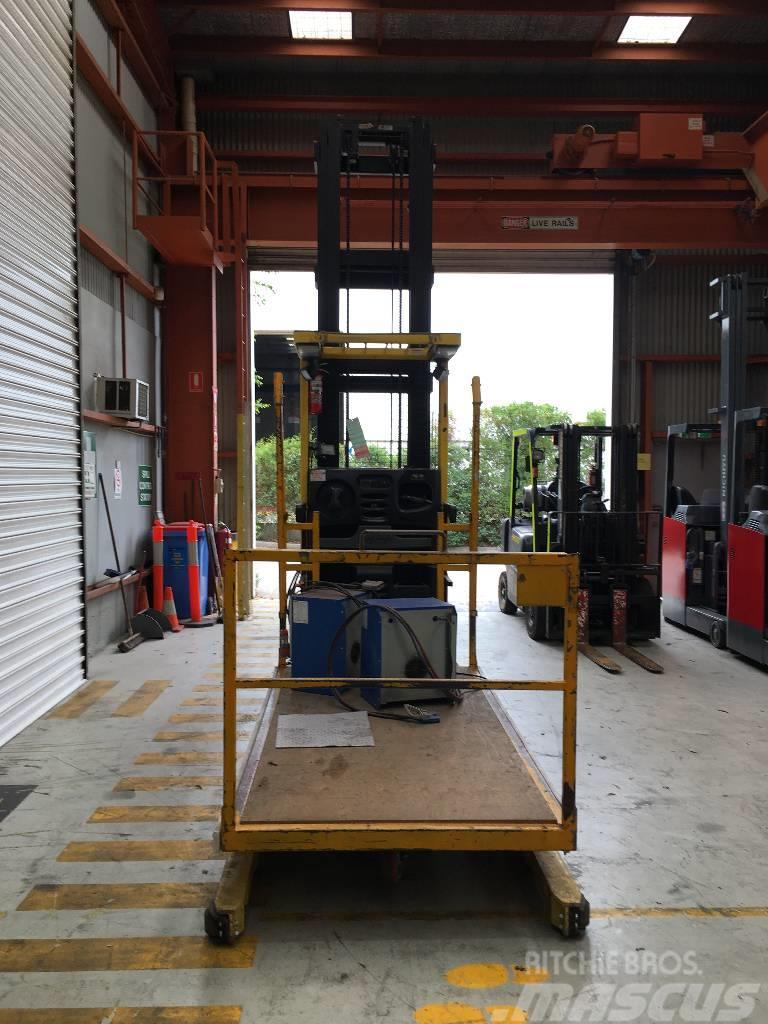 Hyster R30XMF2 High lift order picker