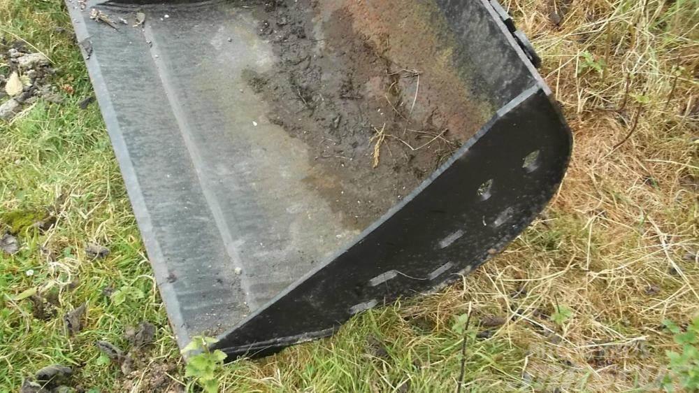 Geith Ditching Bucket x 1.5 metres £300 plus vat £360 Other components