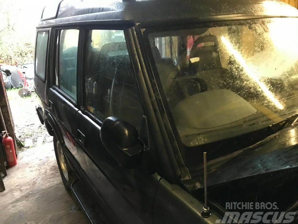 Land Rover Discovery 300 TDi offside front door £90 Other